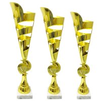 Комплект кубков Высота: 43,5 см, 41,5 см, 39 см Комплект кубков Высота: 43,5 см, 41,5 см, 39 см